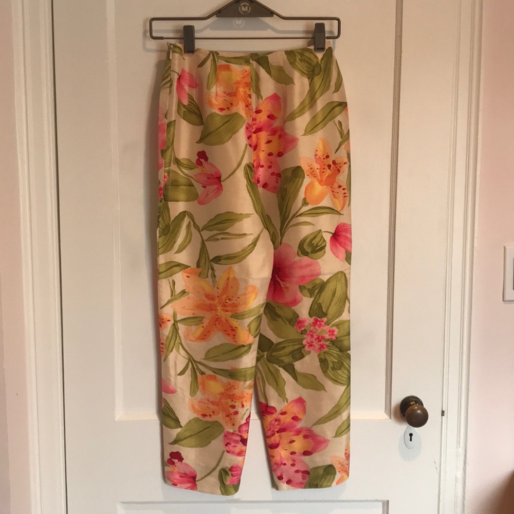 Dana Buchman Silk floral pants. - Picture 2 of 6
